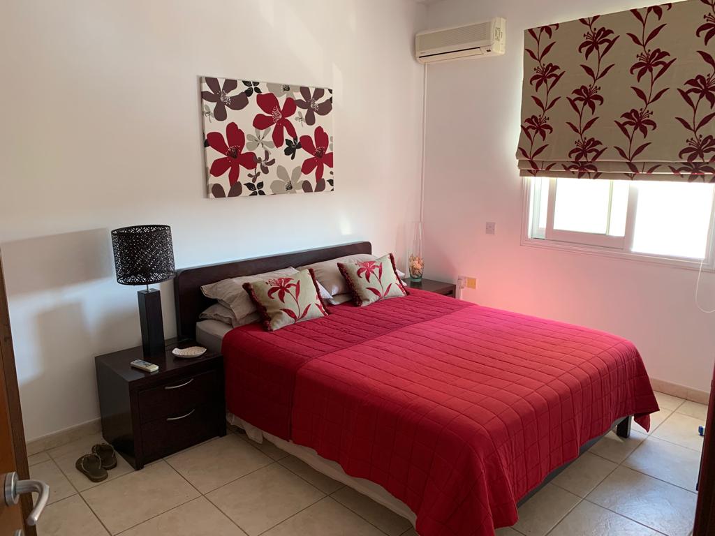 Stunning 2 bedroom penthouse apartment with wifi and large patio licence 0001713